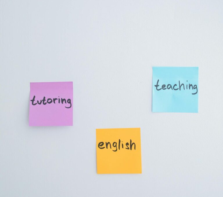 Brightly colored sticky notes for English teaching and tutoring sessions.